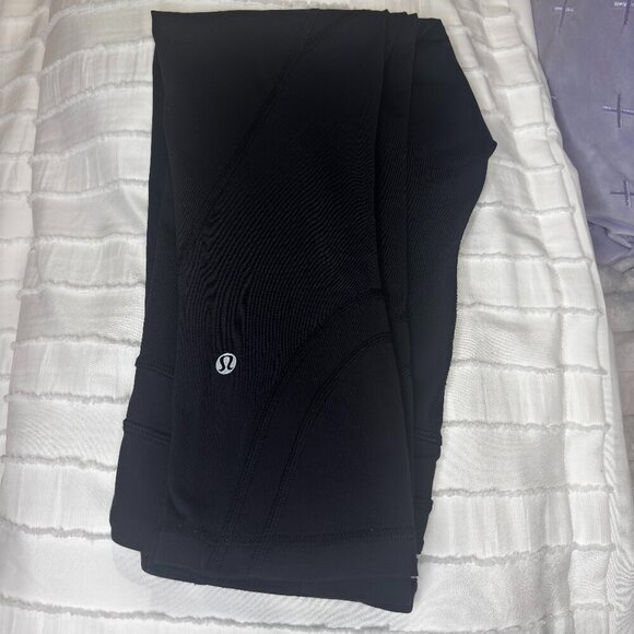 Lululemon Inspire Crop II Black Leggings | Women’s Size 6 - Picture 7 of 9